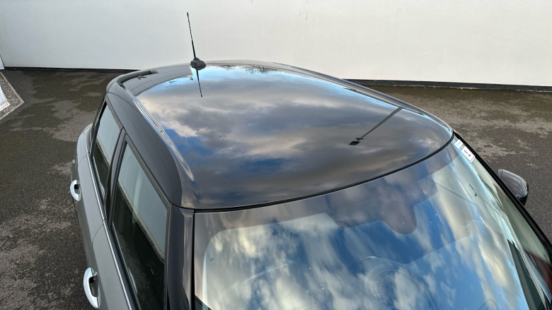 MINI Hatchback 1.5 Cooper Classic 5dr Petrol Hatchback